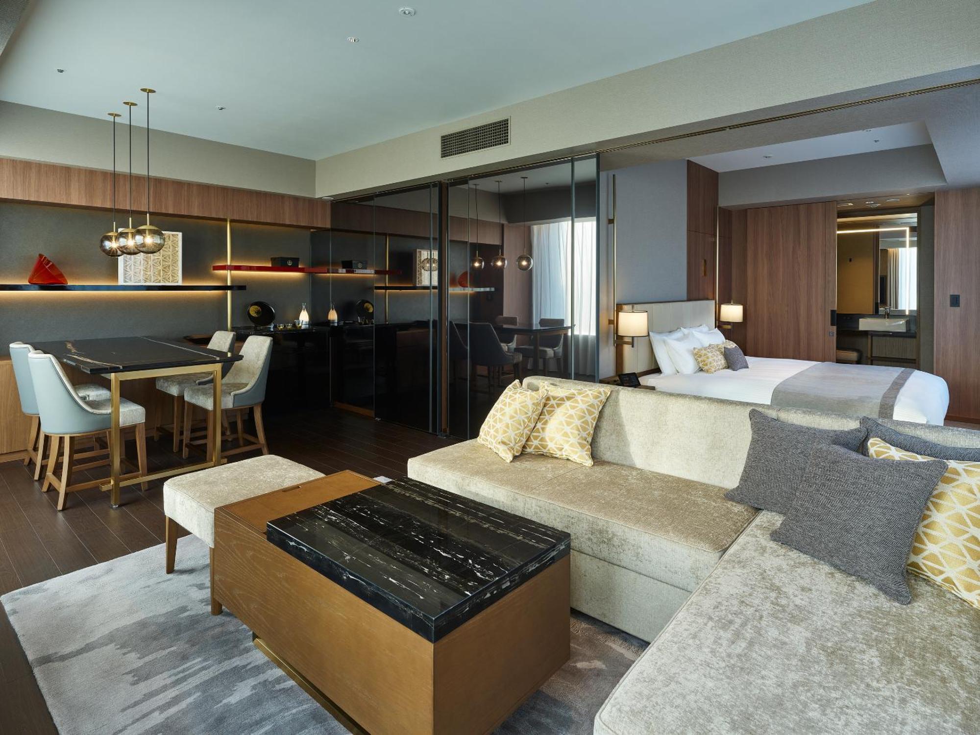 Mitsui Garden Hotel Roppongi Tokyo Premier Dış mekan fotoğraf A suite at the hotel