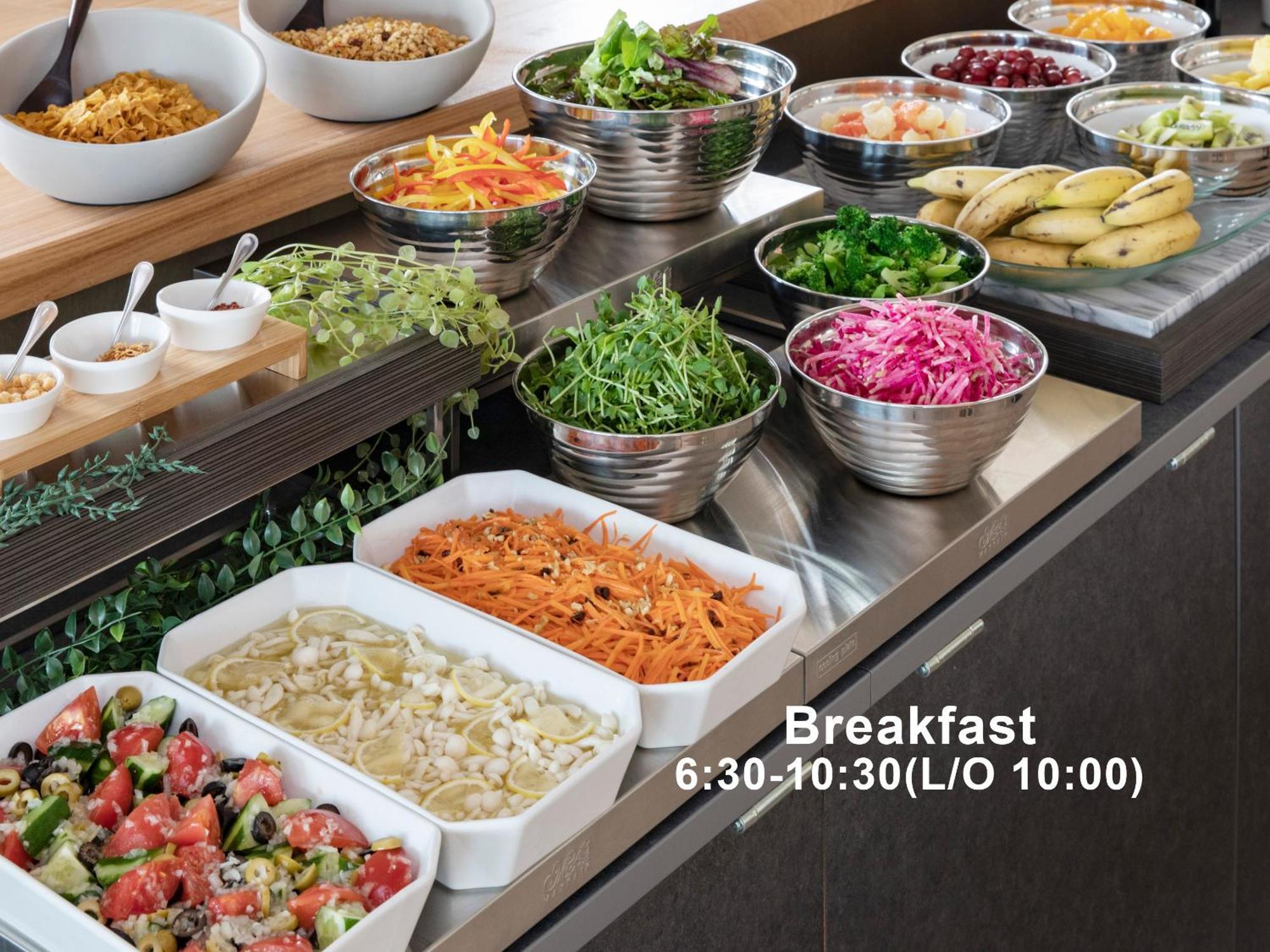 Mitsui Garden Hotel Roppongi Tokyo Premier Dış mekan fotoğraf A salad bar